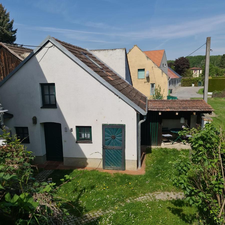 Landhaus Nitsch Appartement - Gaestehaus Nitsch Appartement Prinzendorf an Der Zaya Bagian luar foto