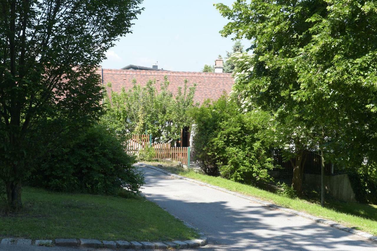 Landhaus Nitsch Appartement - Gaestehaus Nitsch Appartement Prinzendorf an Der Zaya Bagian luar foto