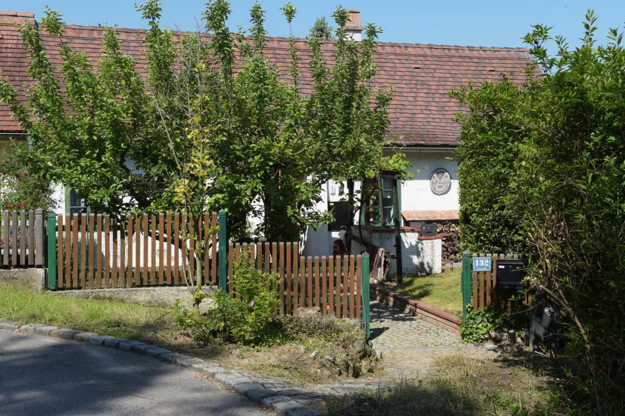 Landhaus Nitsch Appartement - Gaestehaus Nitsch Appartement Prinzendorf an Der Zaya Bagian luar foto