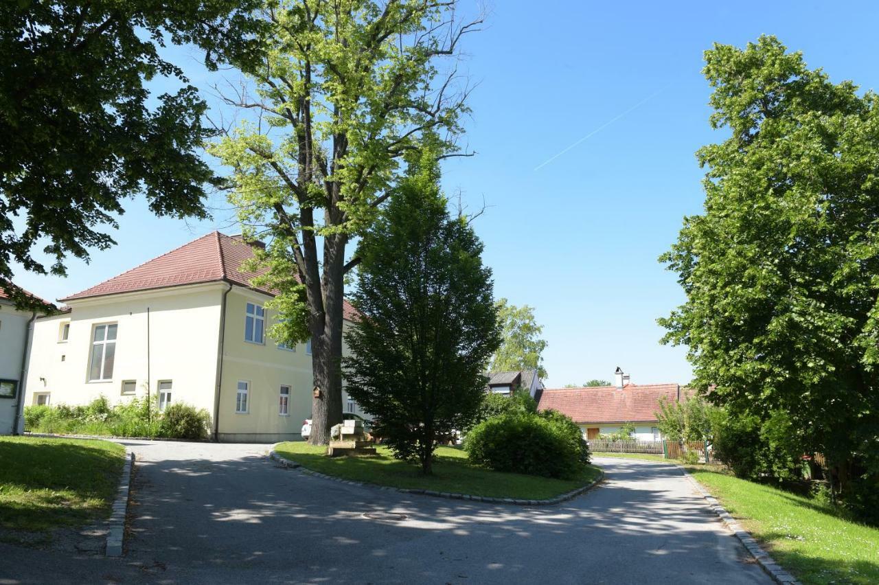 Landhaus Nitsch Appartement - Gaestehaus Nitsch Appartement Prinzendorf an Der Zaya Bagian luar foto